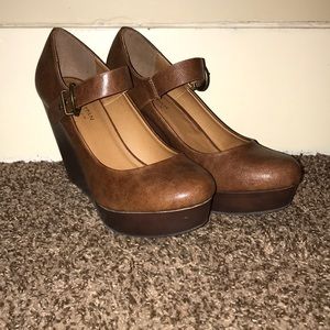 Size 10 brown leather wedges Manhattan collection